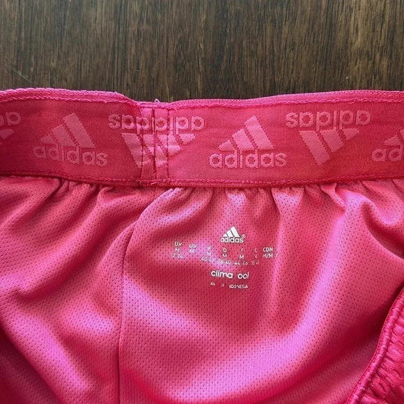 Adidas women’s mesh lined shorts medium super cute excellent condition - Picture 3 of 4